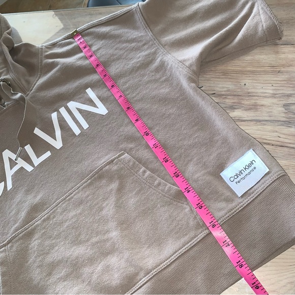 Calvin Klein Logo Cropped Hoodie - Picture 13 of 14